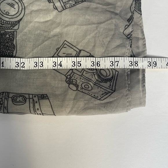 Women’s Scarf Camera Graphics - Picture 3 of 4